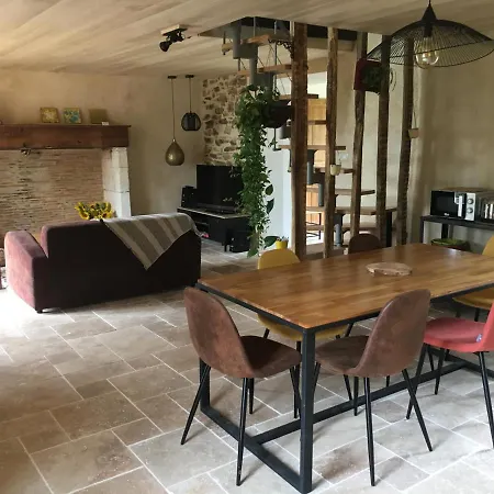 Jolie Maison En Perigord ホテル