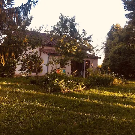 Jolie Maison En Perigord Vert Holiday home *